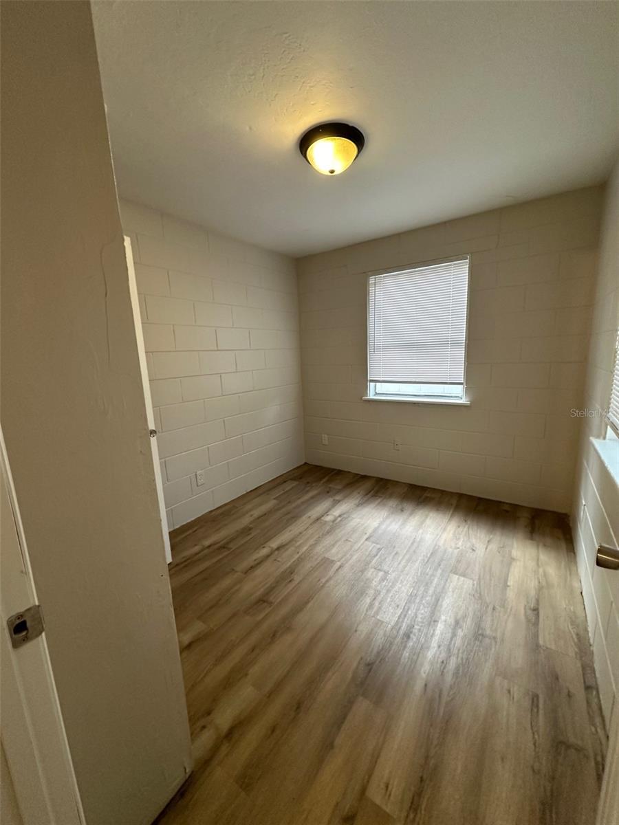 Image 7 of 20 For 657 Waldo Road