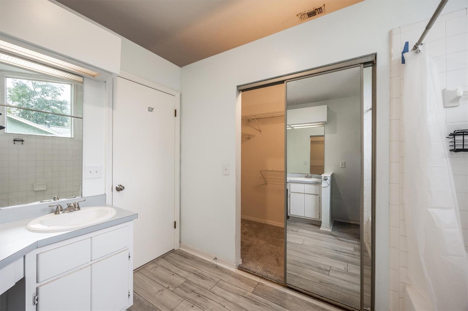 Image 18 of 35 For 5431 35th Drive