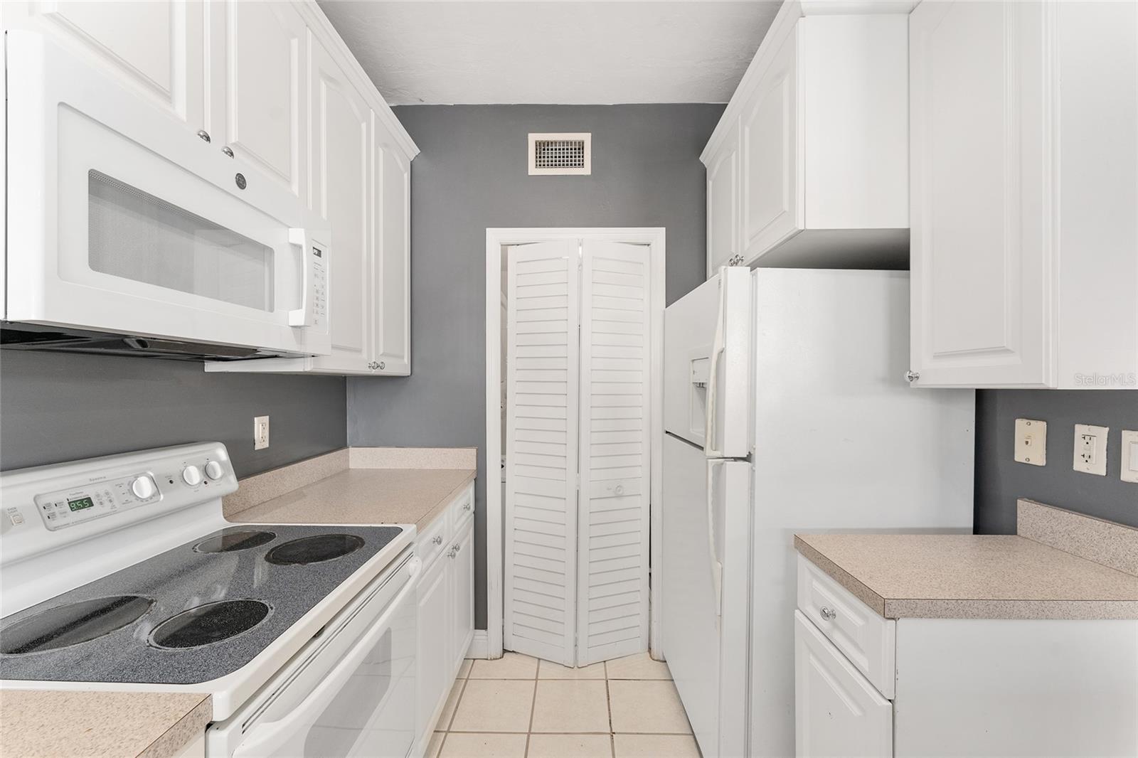 Image 11 of 62 For 201 2nd Avenue 406