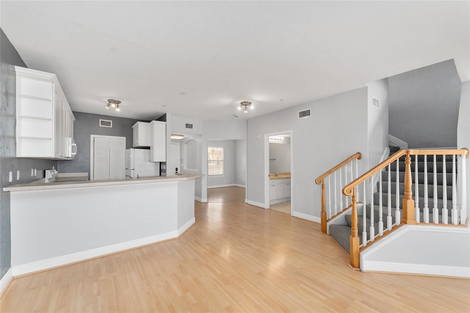 Image 16 of 62 For 201 2nd Avenue 406