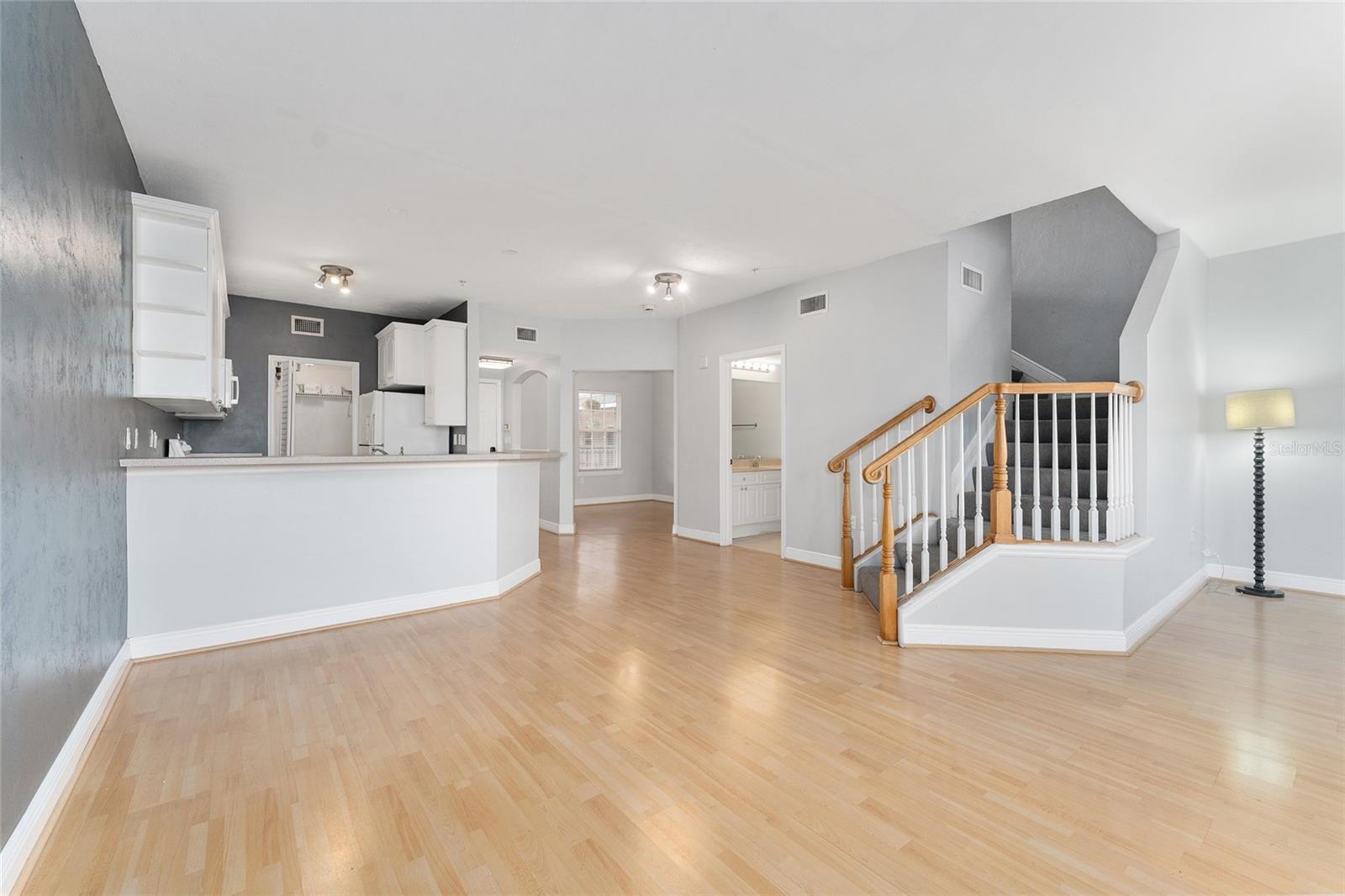 Image 17 of 62 For 201 2nd Avenue 406