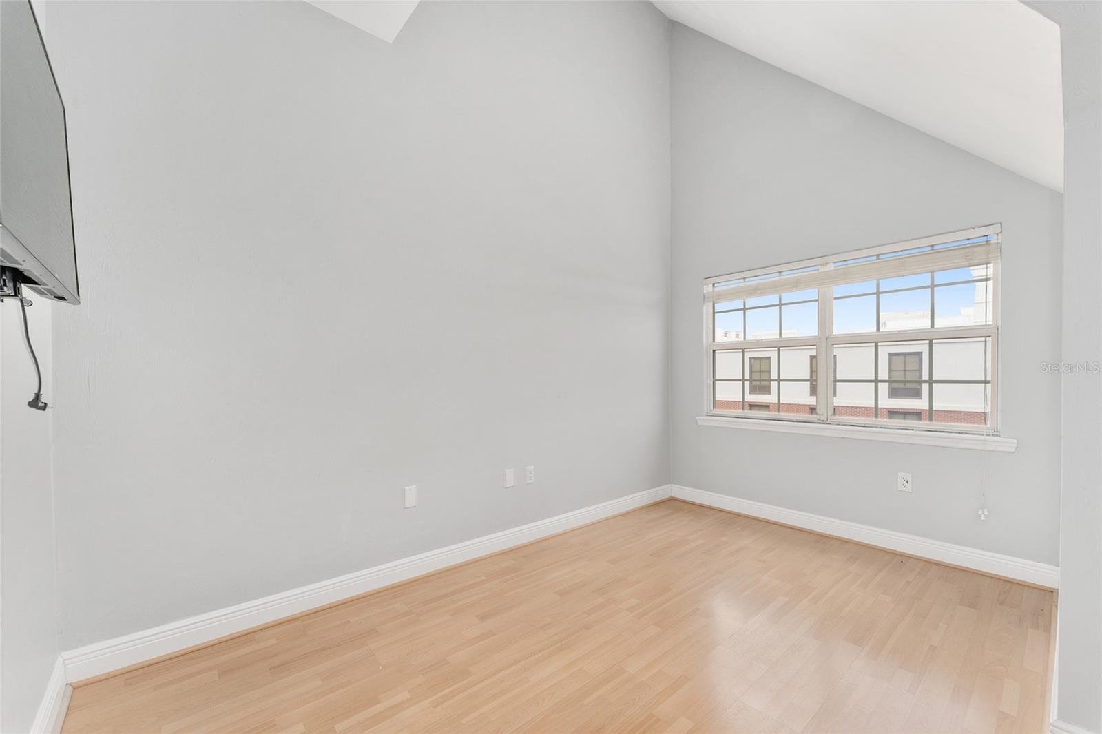 Image 35 of 62 For 201 2nd Avenue 406