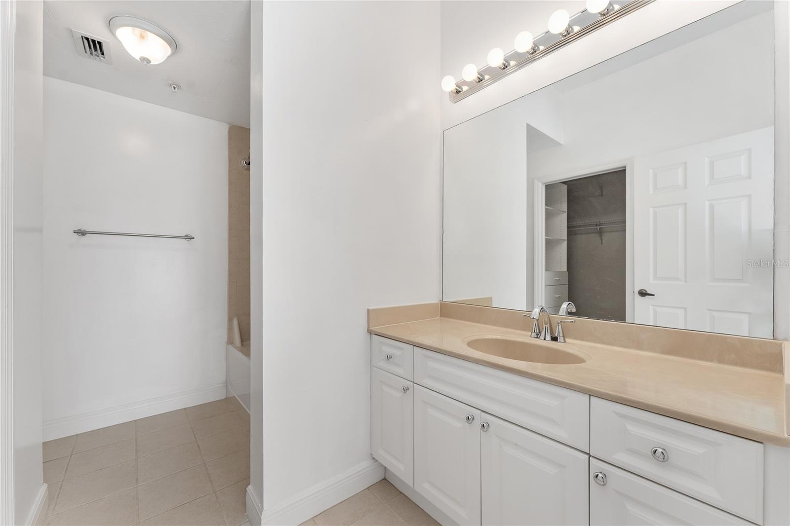 Image 46 of 62 For 201 2nd Avenue 406