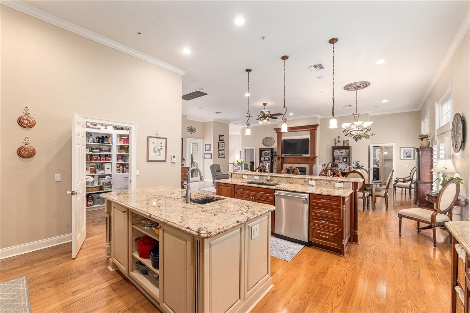 Image 26 of 61 For 5015 91 Terrace