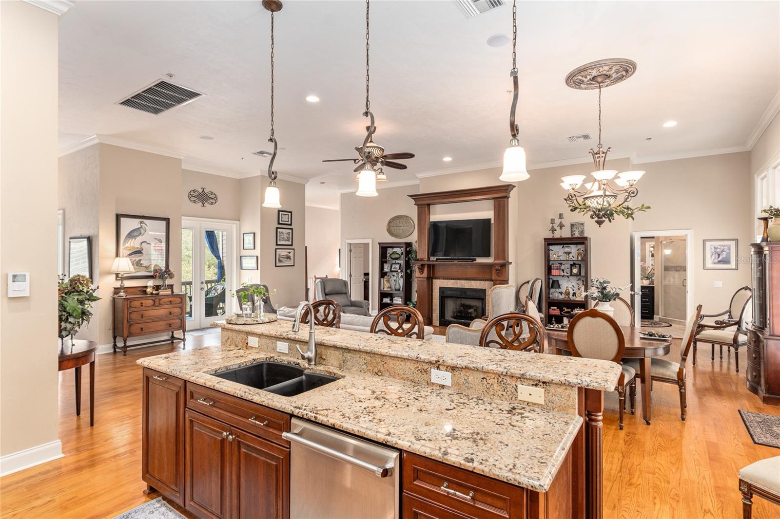 Image 27 of 61 For 5015 91 Terrace