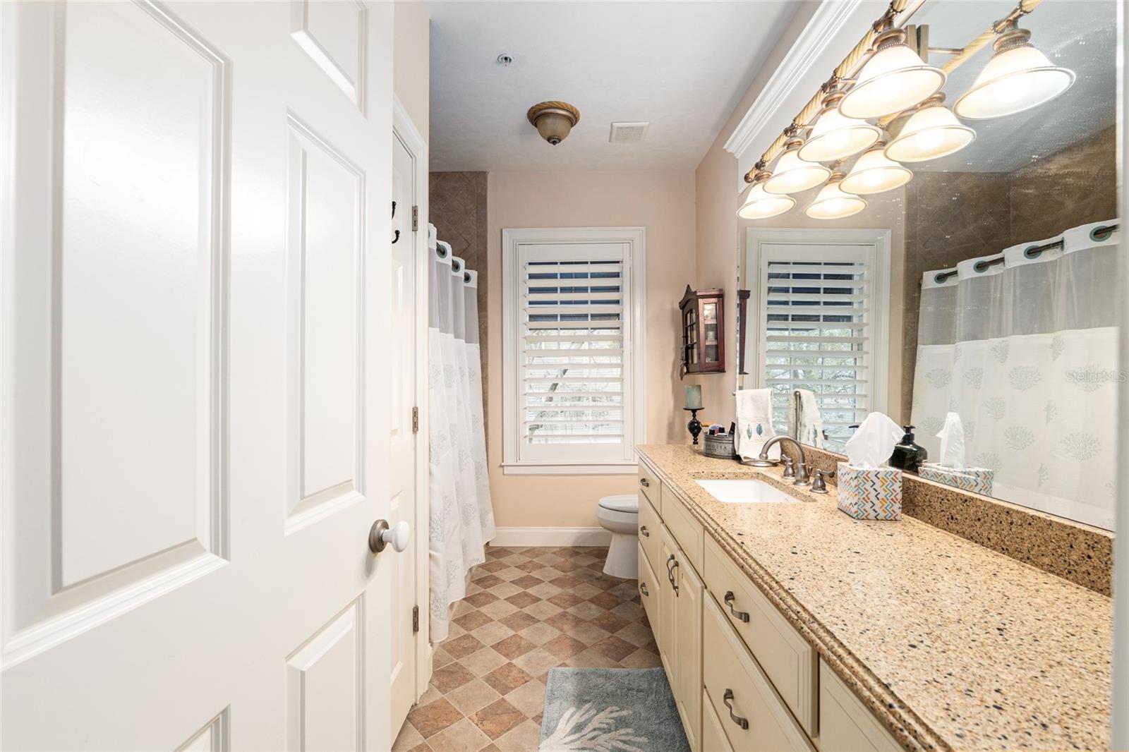 Image 46 of 61 For 5015 91 Terrace