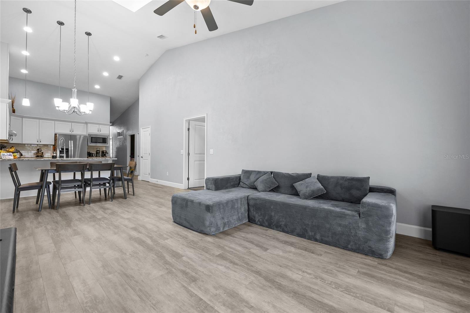 Image 11 of 31 For 1088 126 Way