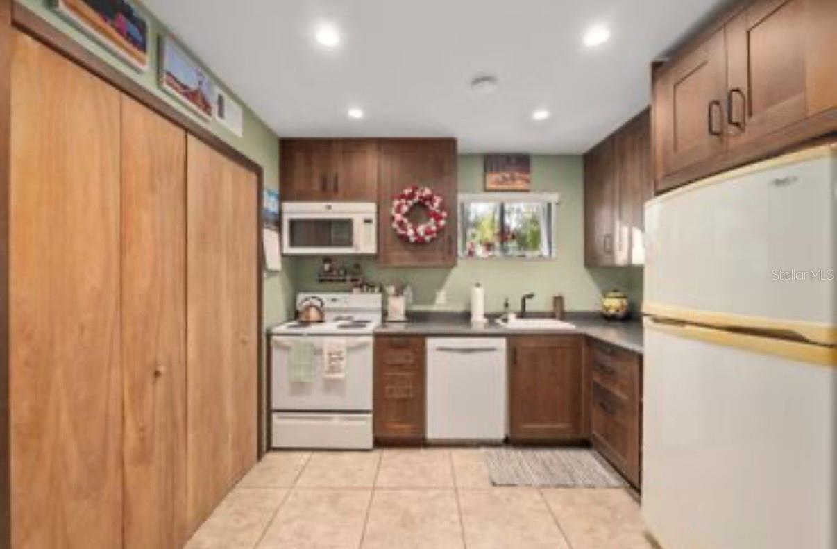 Image 13 of 37 For 3468 37th Avenue