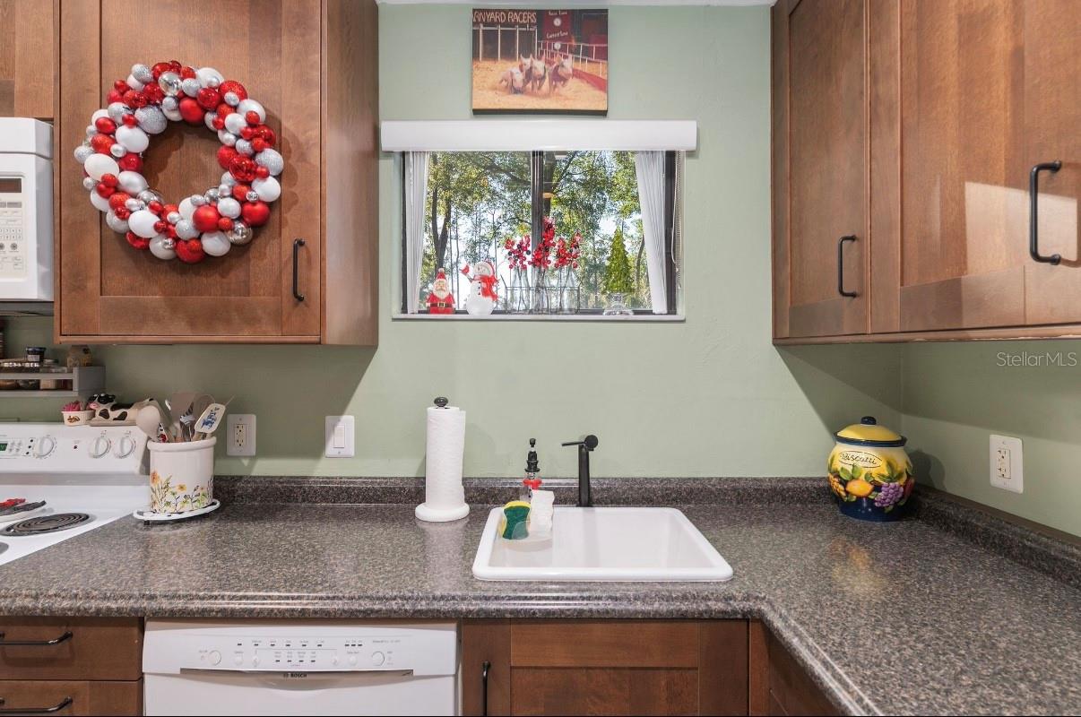 Image 15 of 37 For 3468 37th Avenue