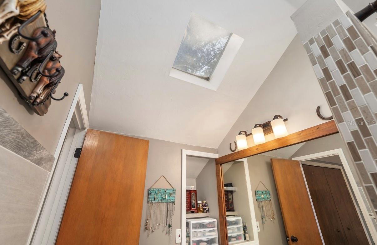 Image 28 of 37 For 3468 37th Avenue