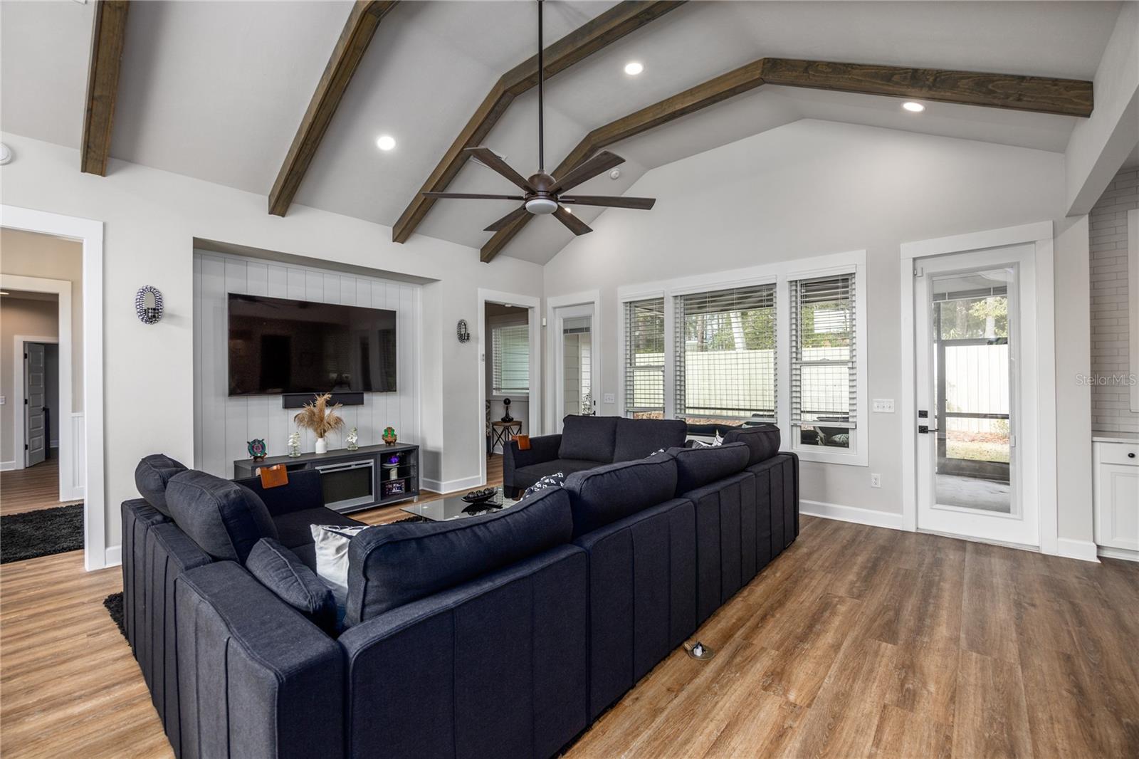 Image 21 of 42 For 3642 49th Drive