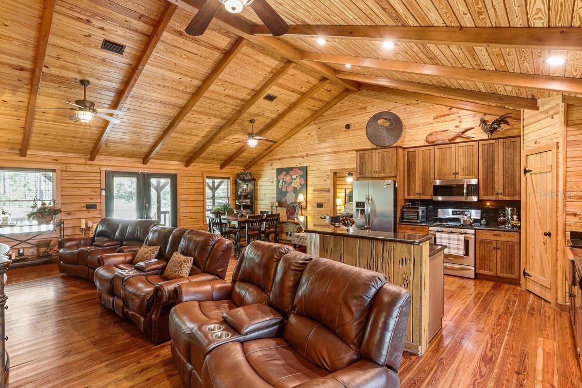 Image 14 of 47 For 501 Duncan Lane Ne