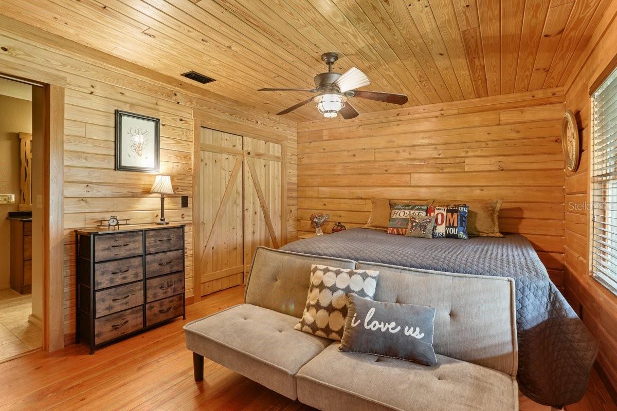 Image 17 of 47 For 501 Duncan Lane Ne