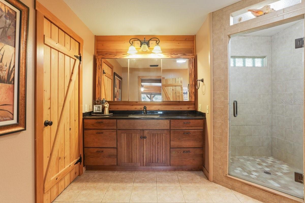 Image 20 of 47 For 501 Duncan Lane Ne