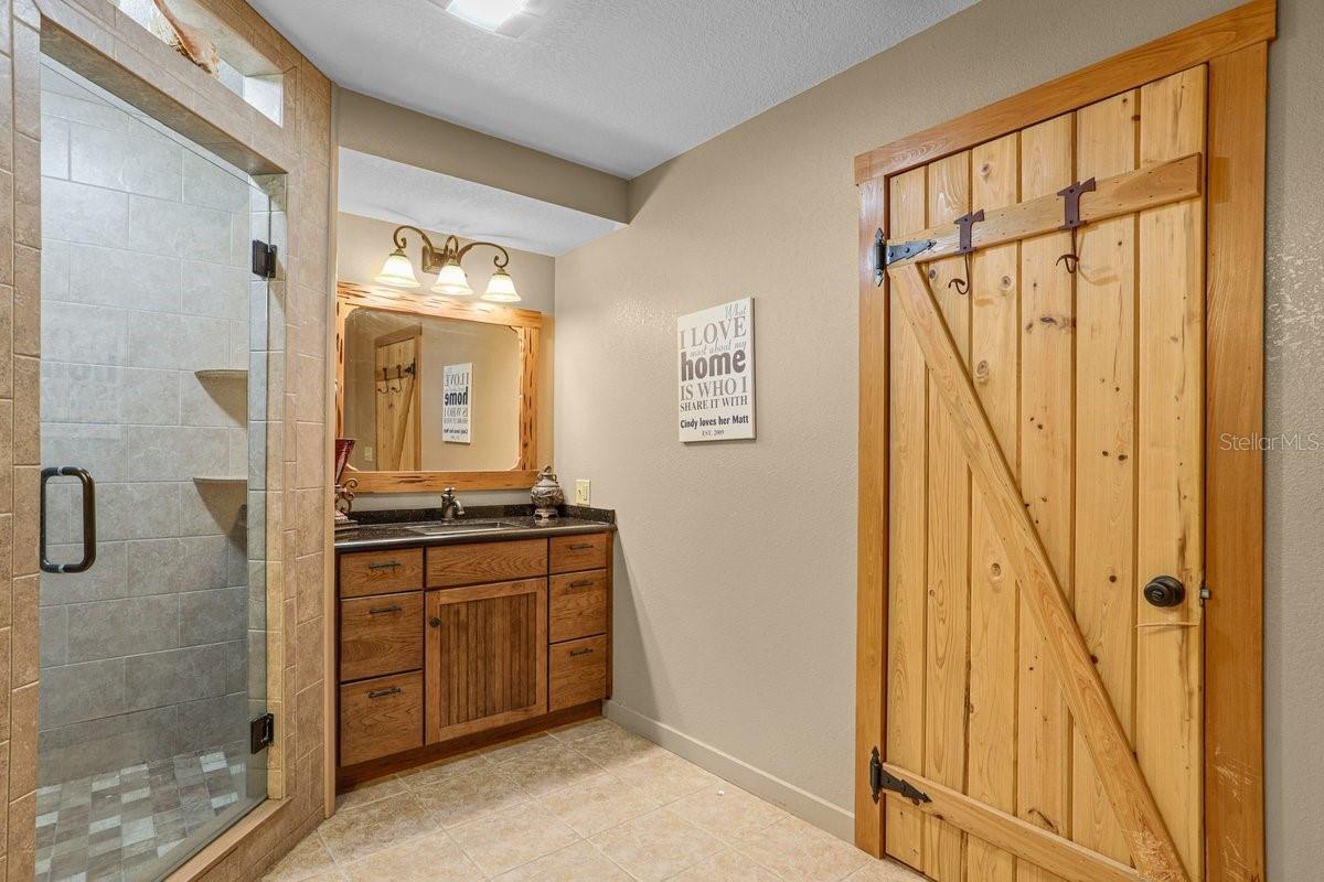 Image 22 of 47 For 501 Duncan Lane Ne