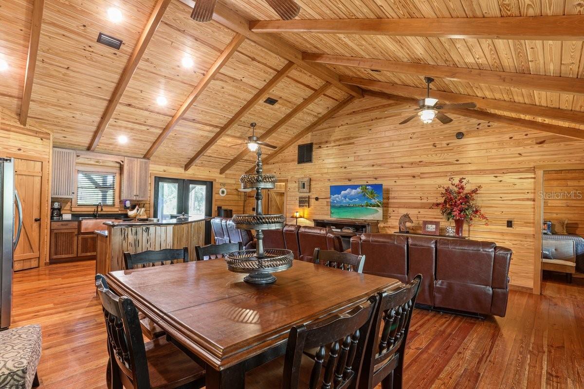 Image 9 of 47 For 501 Duncan Lane Ne