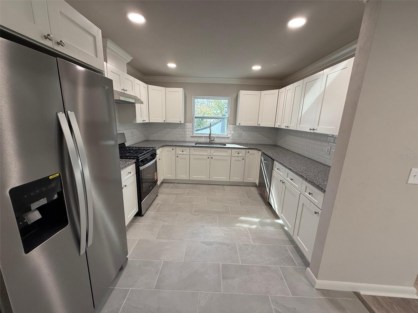 Image 9 of 31 For 8424 4th Place