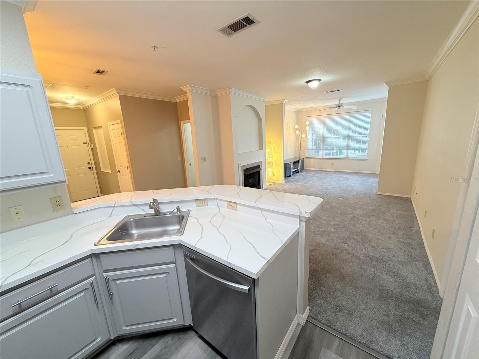 Image 12 of 30 For 13810 Sutton Park Drive N 123