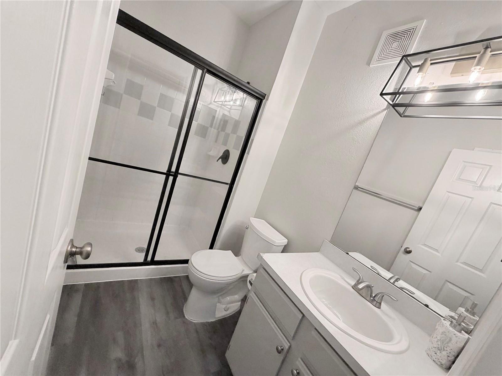 Image 18 of 30 For 13810 Sutton Park Drive N 123