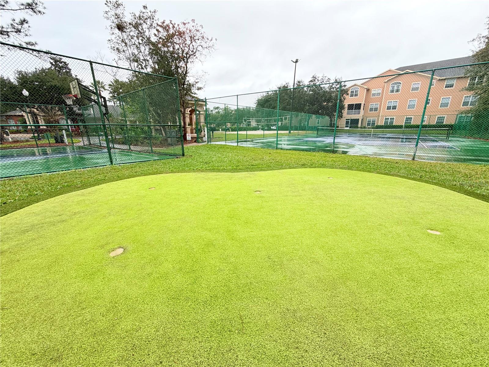 Image 25 of 30 For 13810 Sutton Park Drive N 123