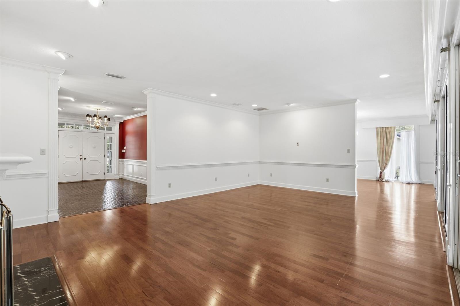 Image 4 of 32 For 6307 35th Way