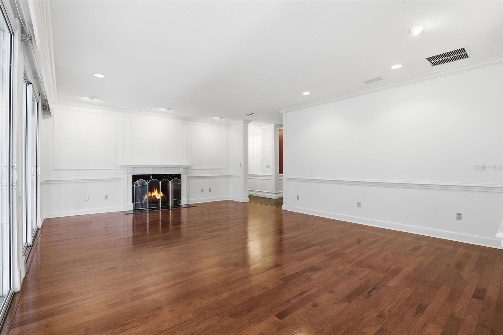 Image 5 of 32 For 6307 35th Way