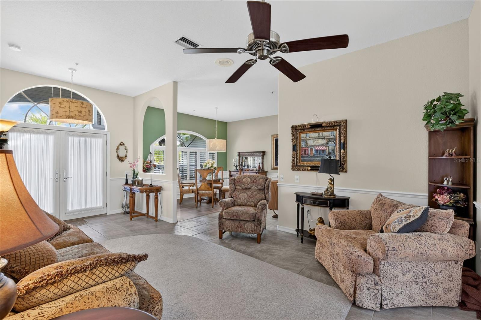 Image 10 of 42 For 820 Bayshore Drive