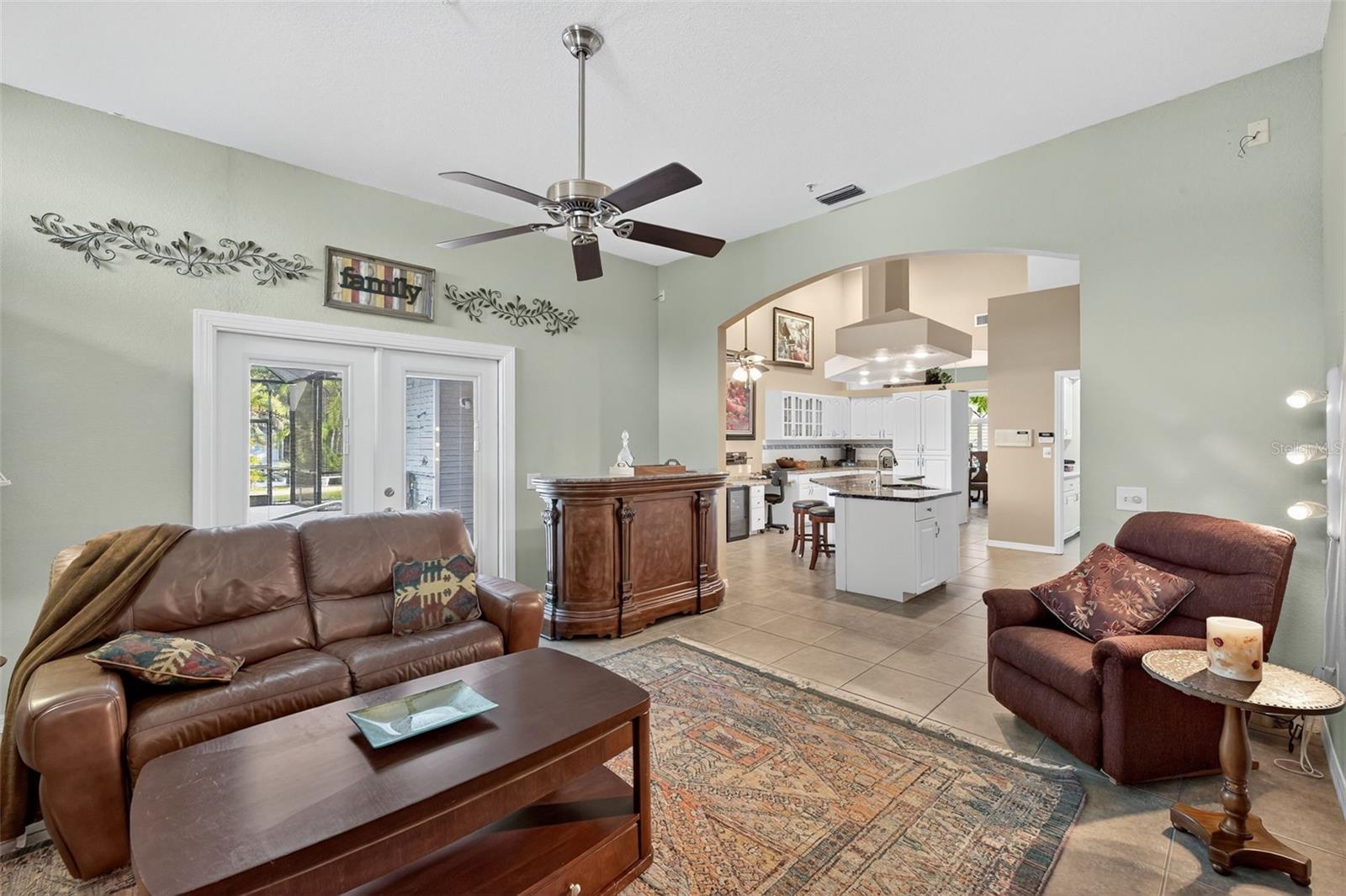 Image 16 of 42 For 820 Bayshore Drive