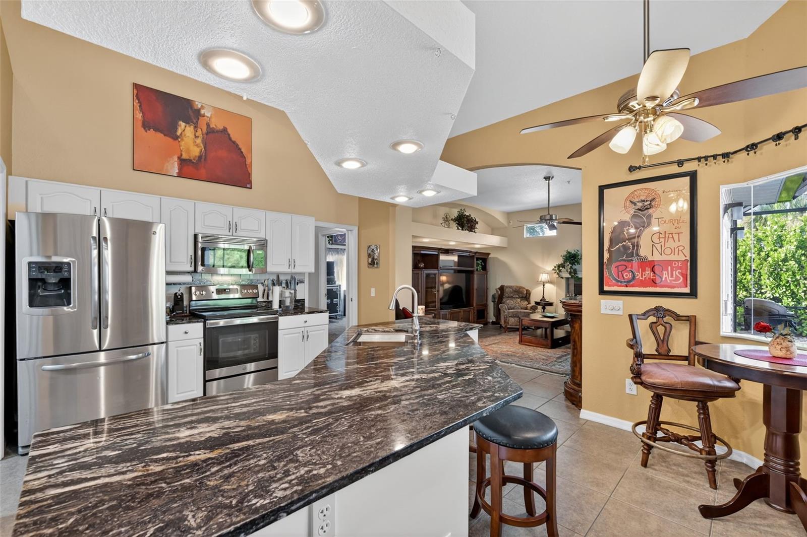 Image 17 of 42 For 820 Bayshore Drive