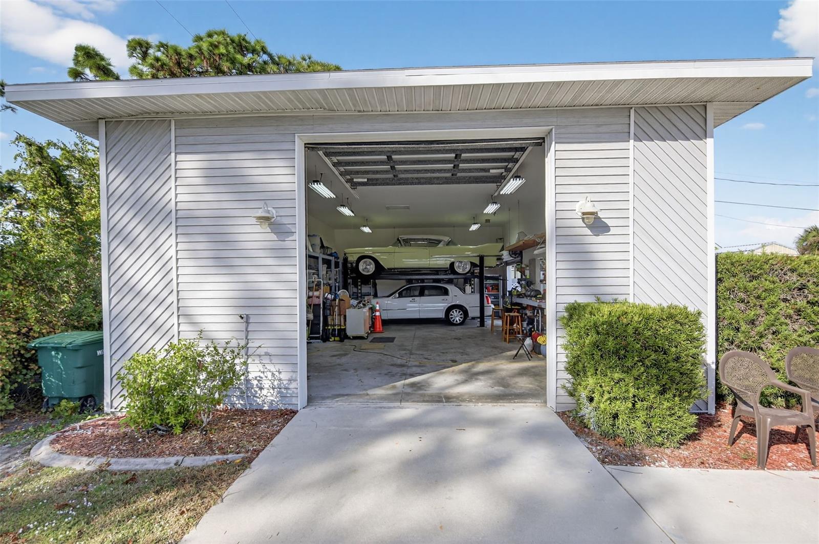 Image 32 of 42 For 820 Bayshore Drive