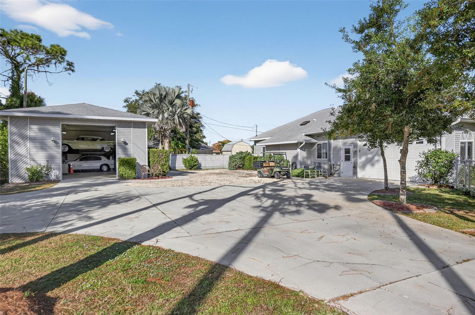 Image 33 of 42 For 820 Bayshore Drive