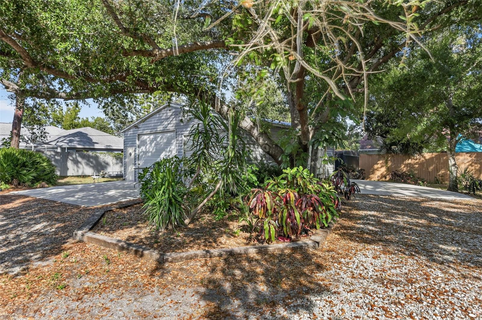 Image 37 of 42 For 820 Bayshore Drive