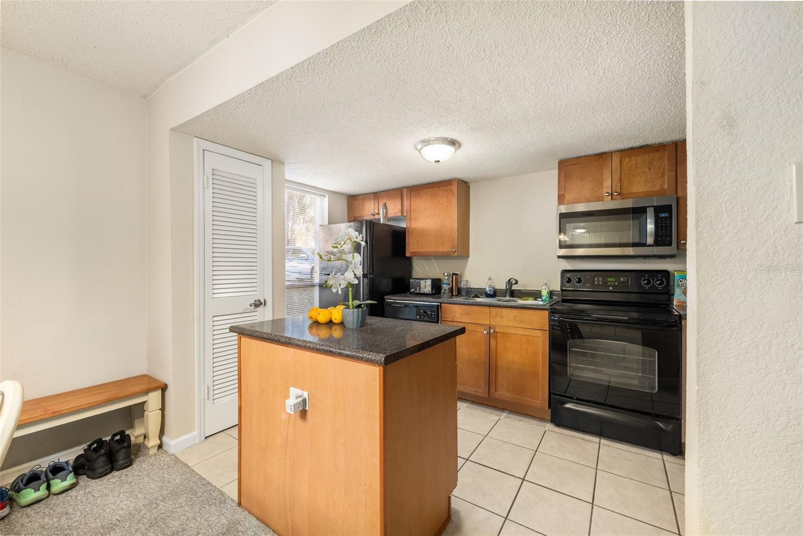 Image 5 of 23 For 1810 23rd Boulevard 216