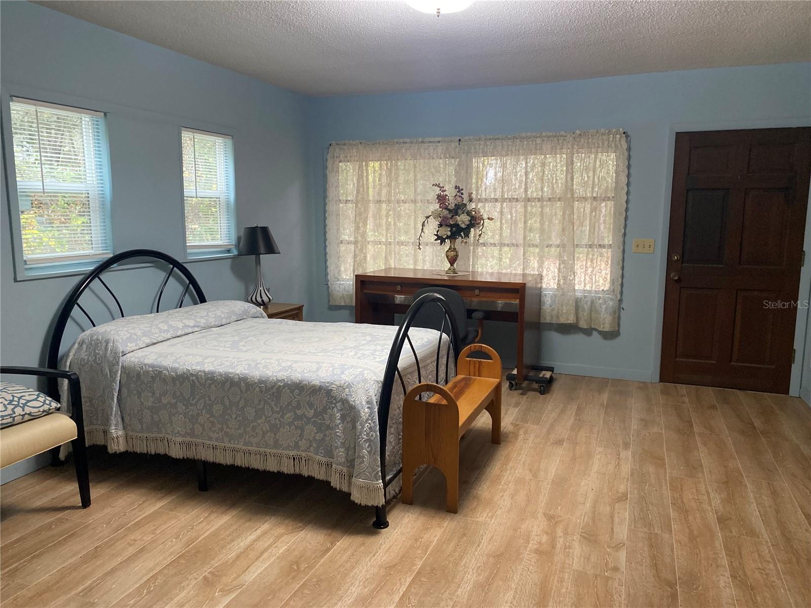 Image 11 of 34 For 8093 Breezy Point Road E