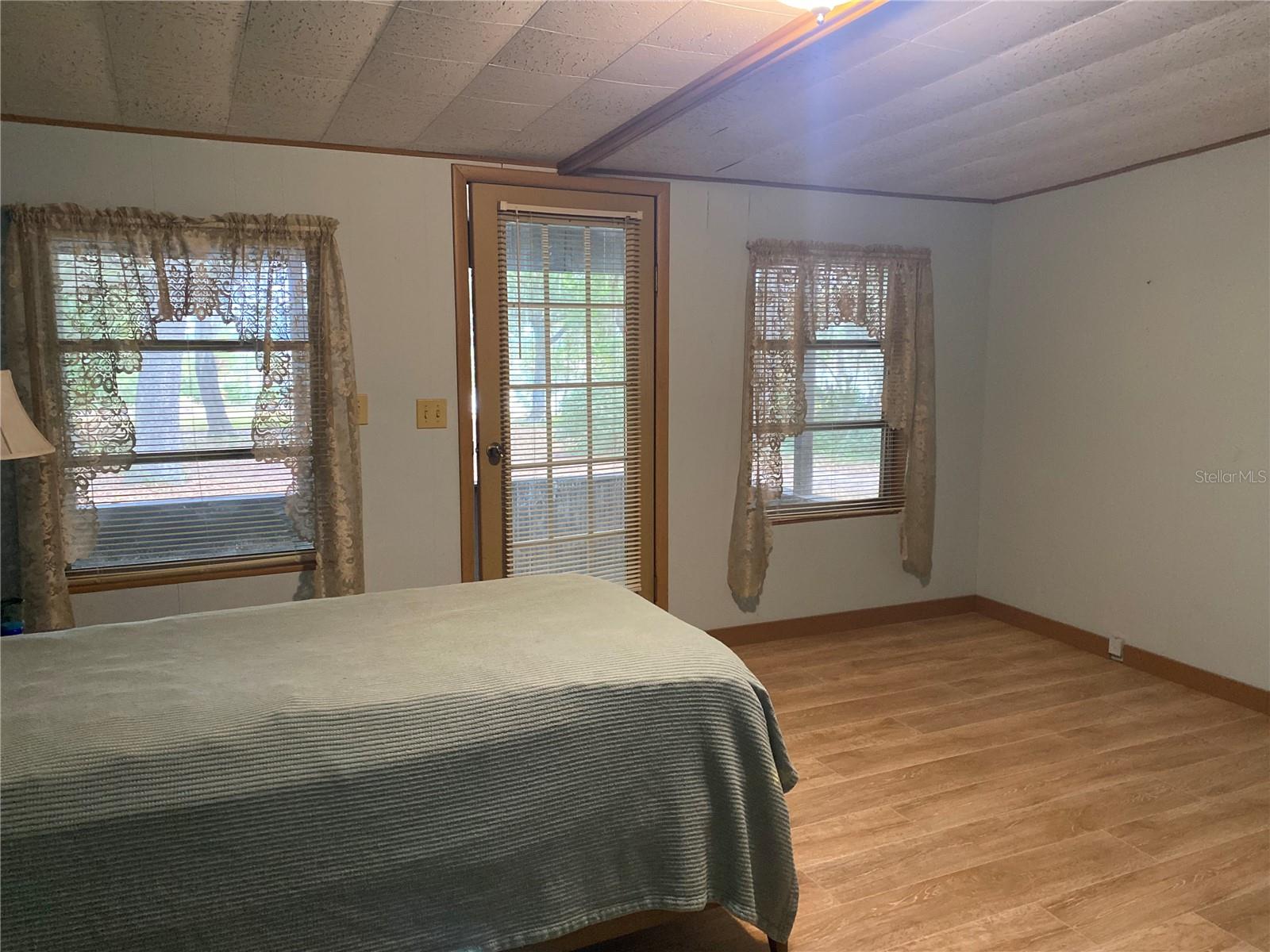 Image 14 of 34 For 8093 Breezy Point Road E