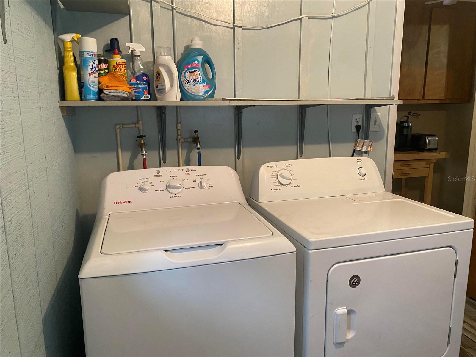 Image 17 of 34 For 8093 Breezy Point Road E