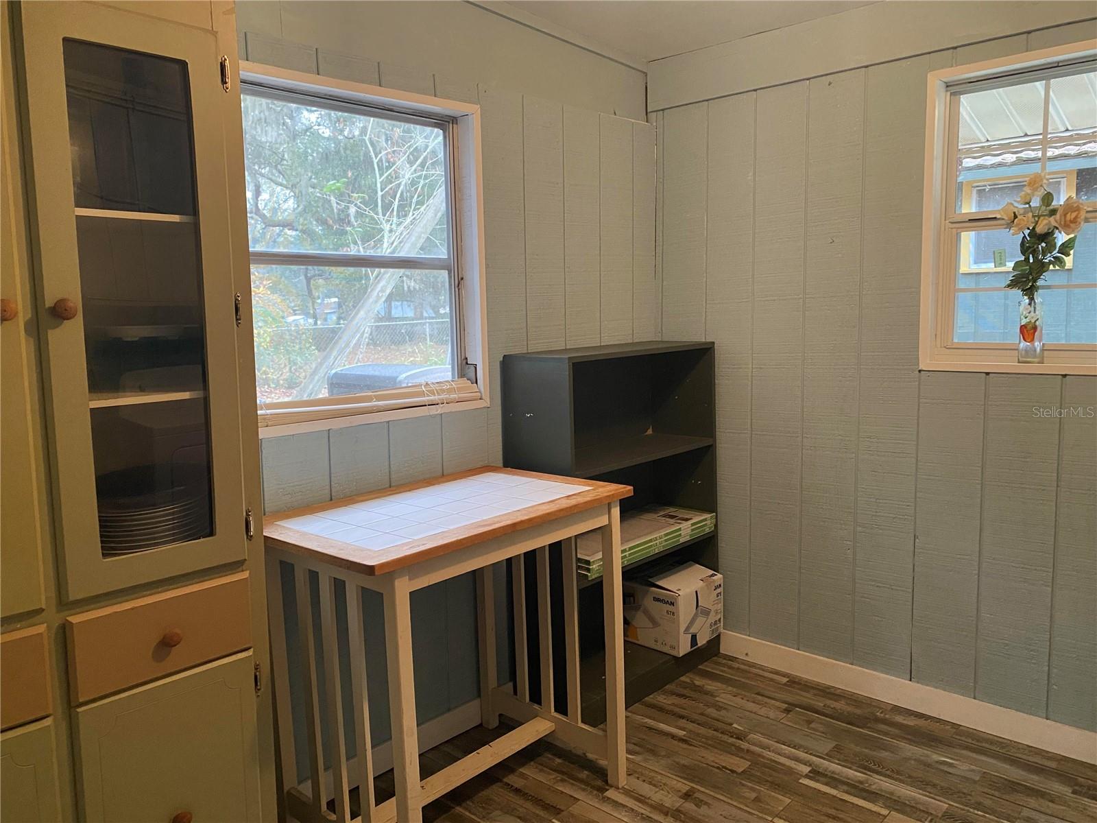 Image 18 of 34 For 8093 Breezy Point Road E