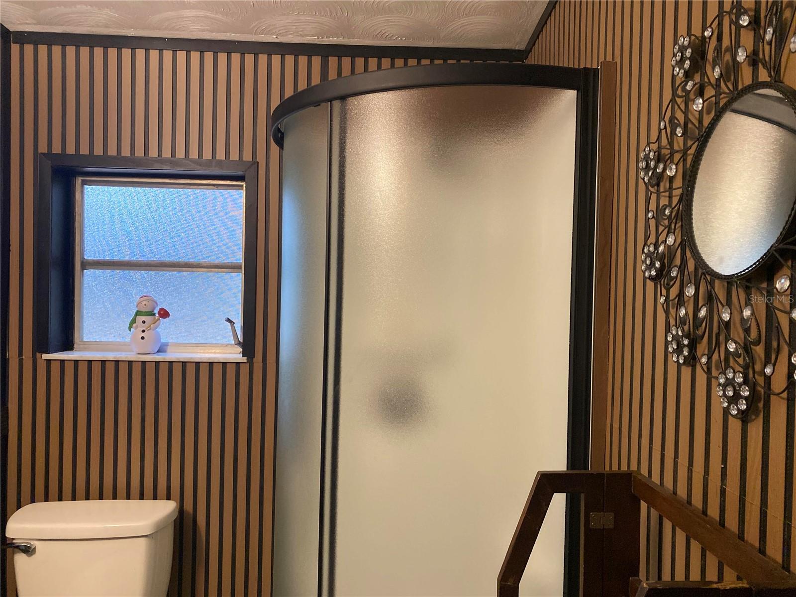 Image 19 of 34 For 8093 Breezy Point Road E