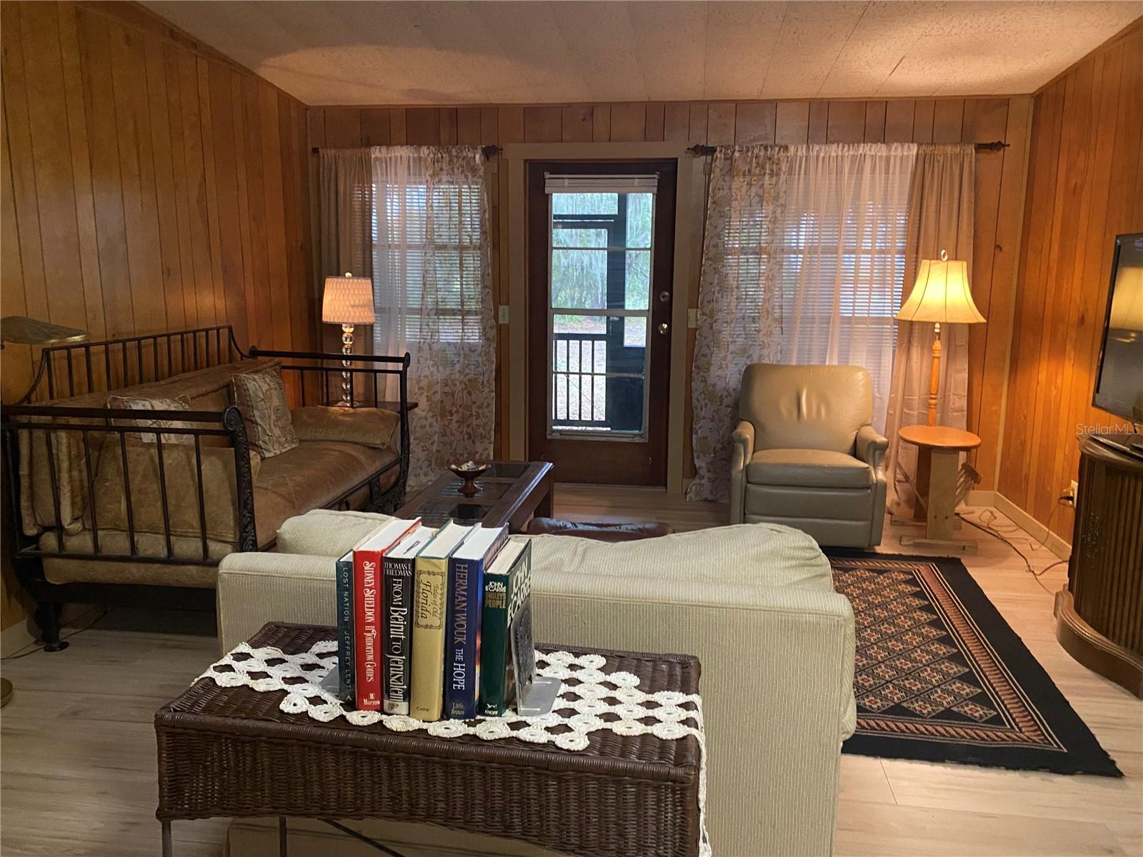 Image 4 of 34 For 8093 Breezy Point Road E