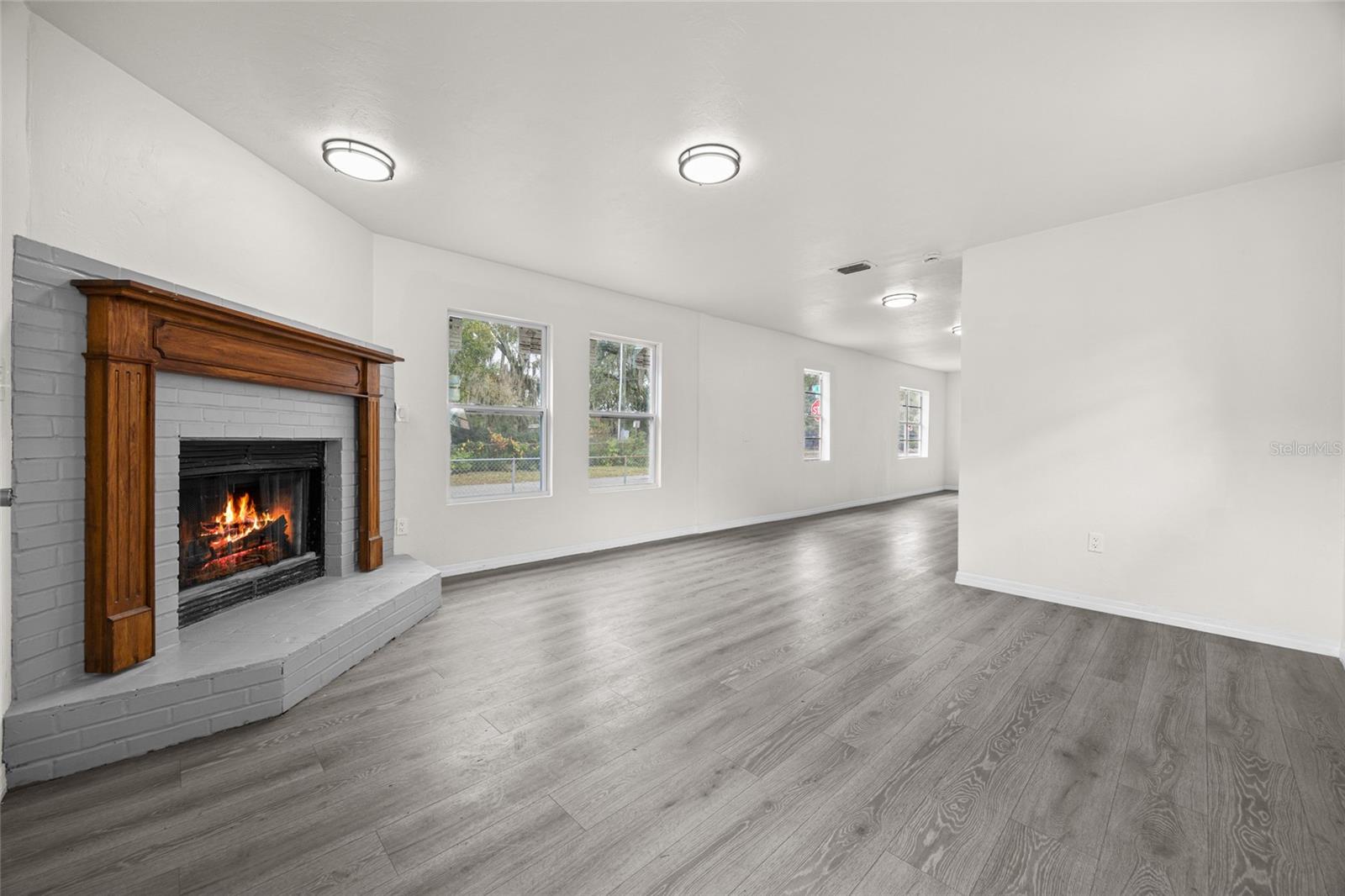 Image 3 of 19 For 2203 8th Avenue