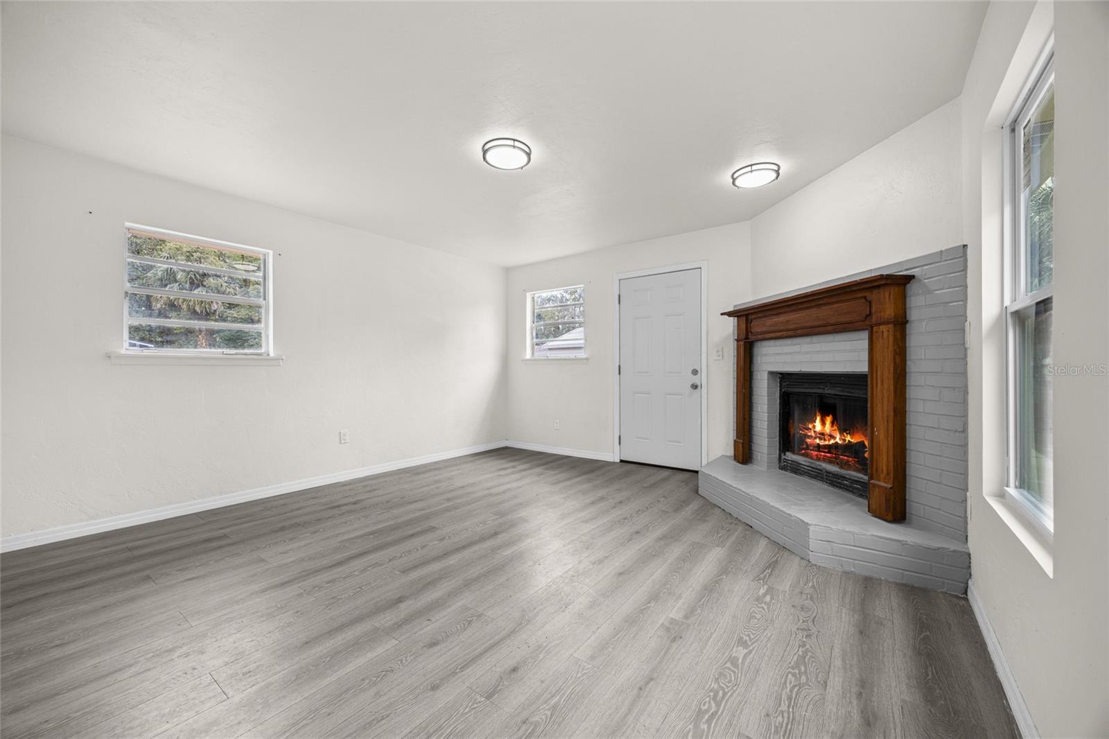 Image 4 of 19 For 2203 8th Avenue