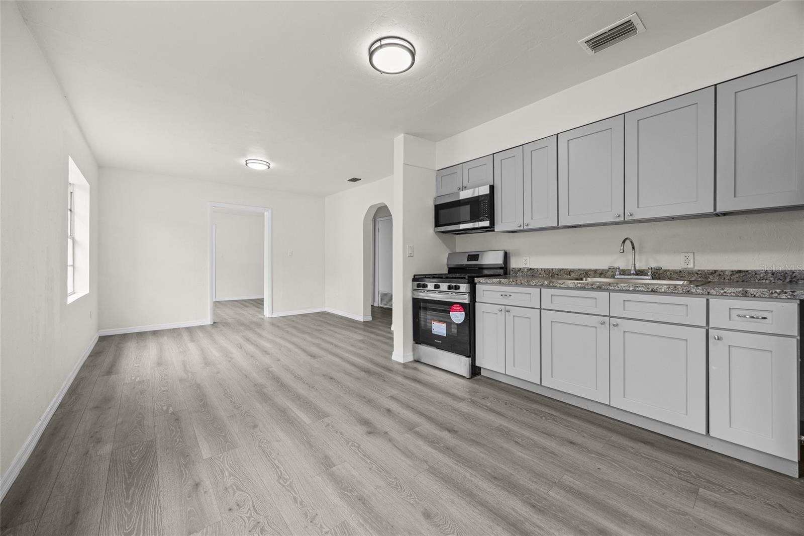 Image 5 of 19 For 2203 8th Avenue