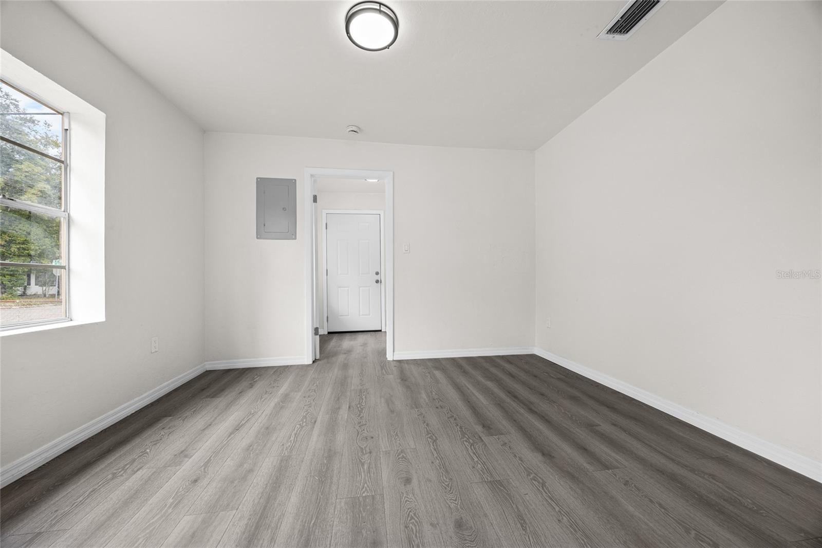 Image 8 of 19 For 2203 8th Avenue