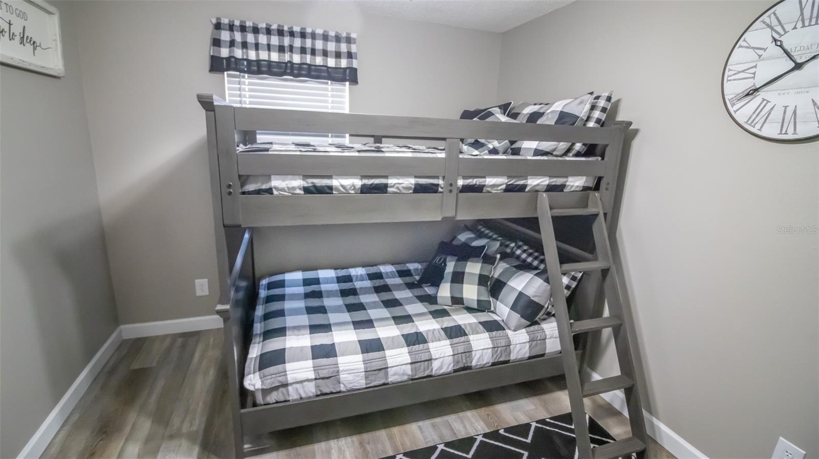 Image 15 of 26 For 2407 Leigh Terrace