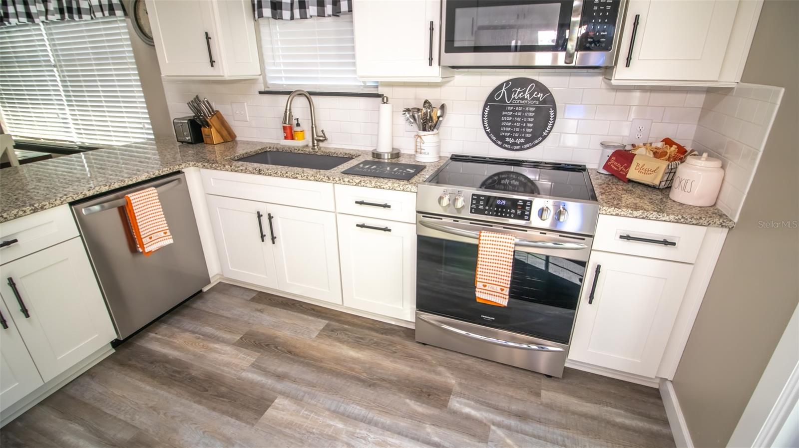 Image 6 of 26 For 2407 Leigh Terrace