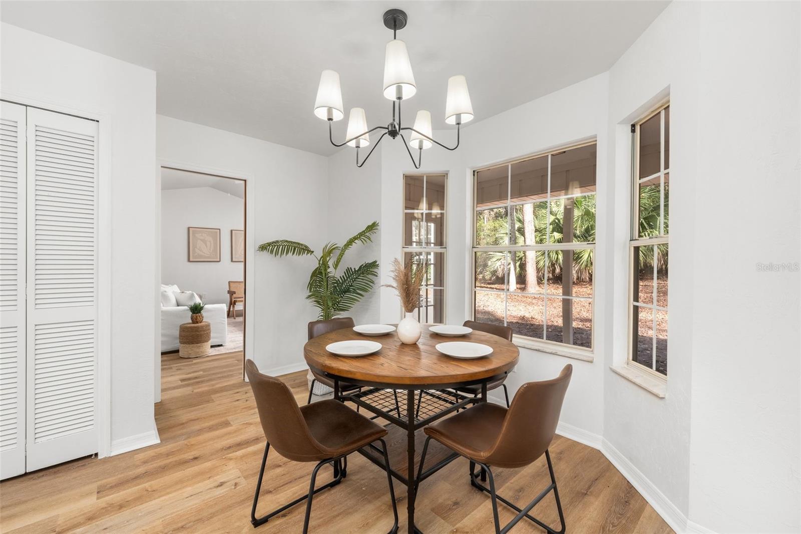 Image 10 of 33 For 7001 52nd Terrace