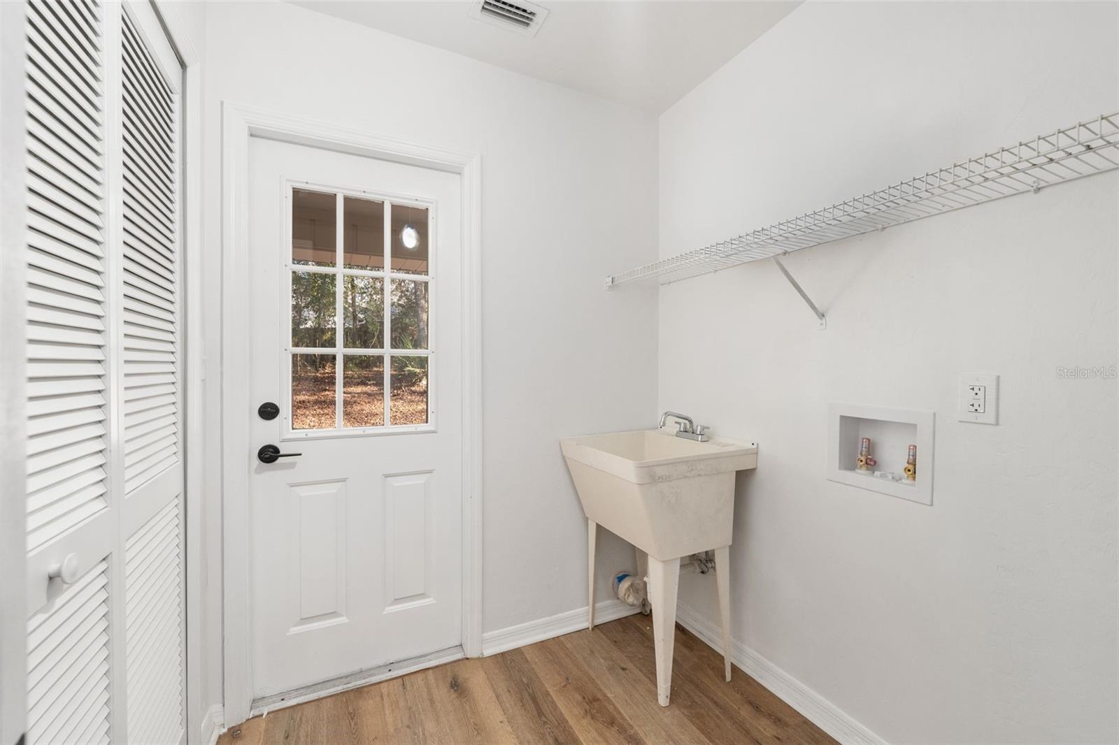 Image 26 of 33 For 7001 52nd Terrace