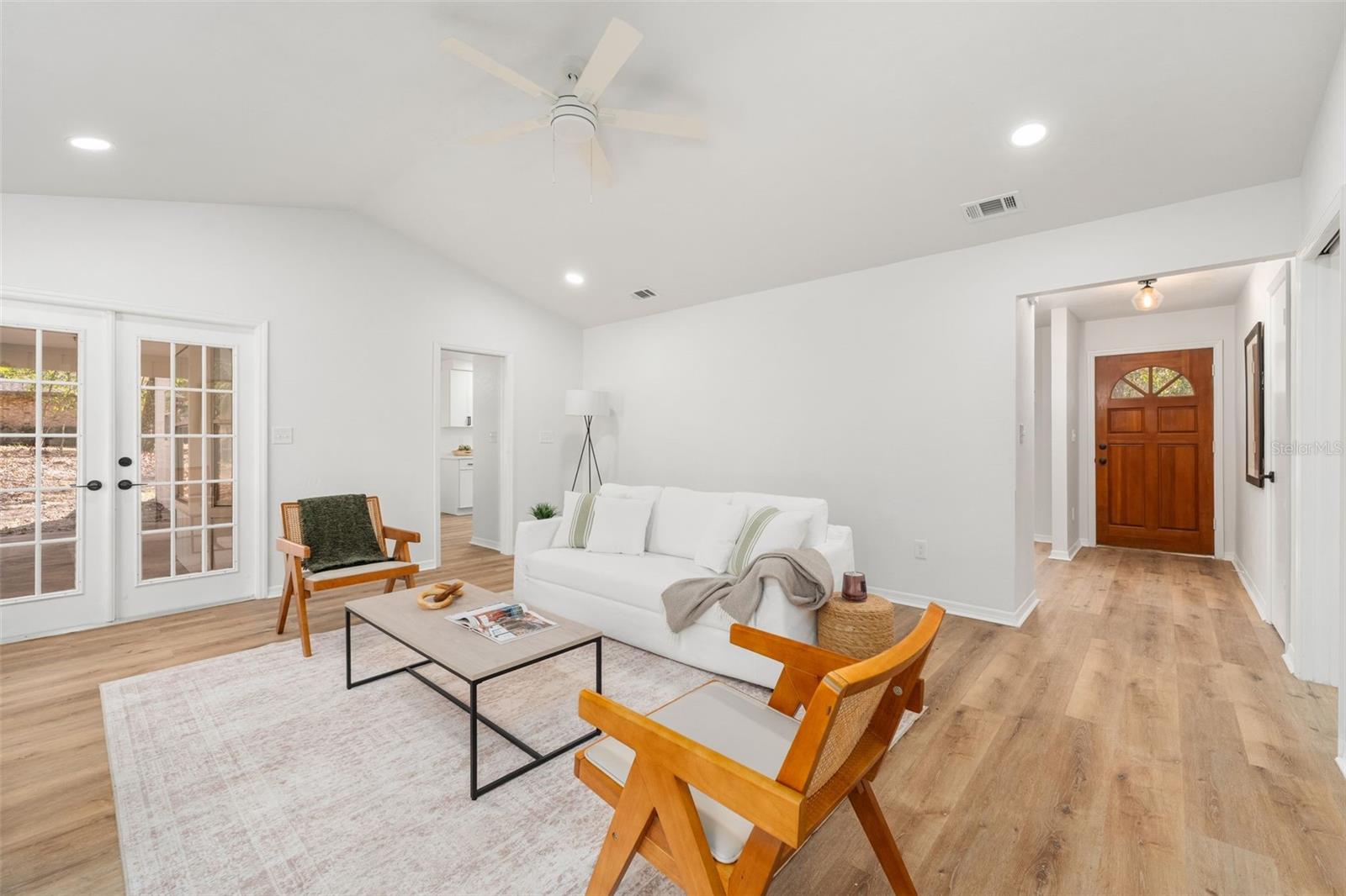 Image 6 of 33 For 7001 52nd Terrace