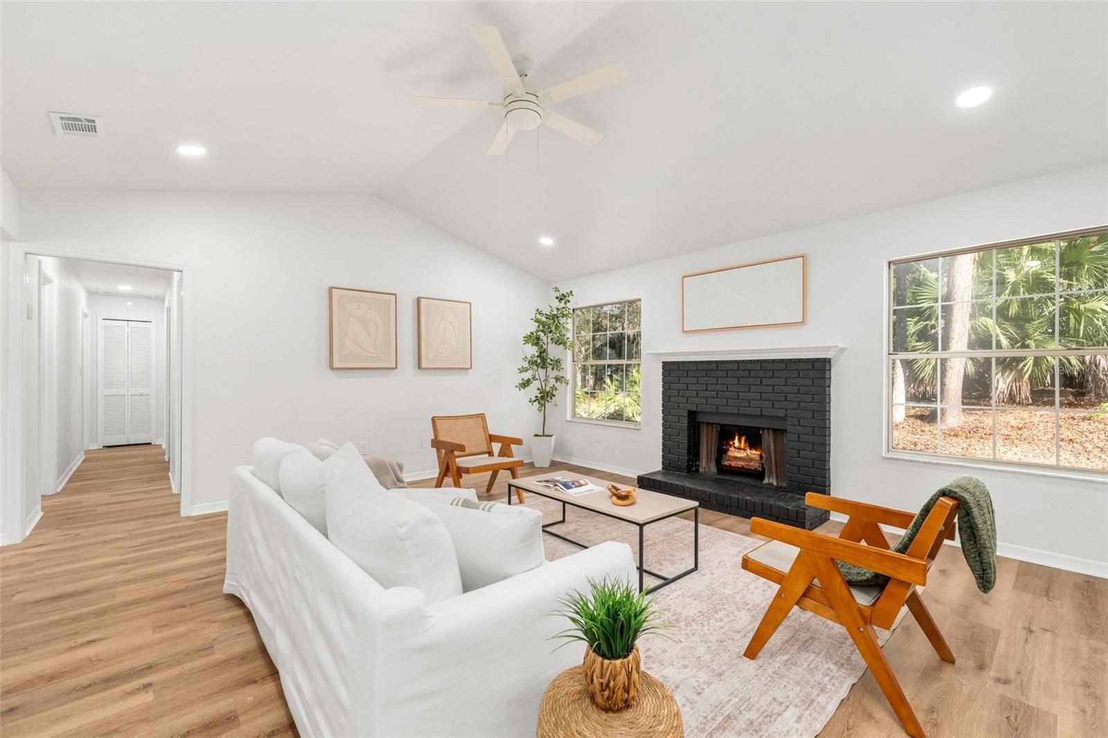 Image 8 of 33 For 7001 52nd Terrace