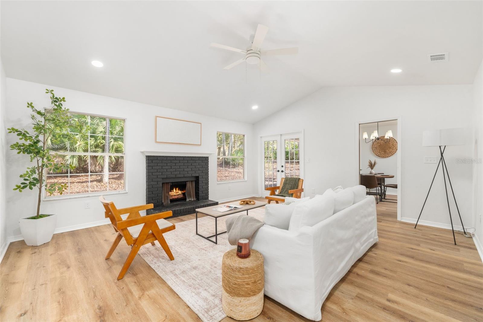 Image 9 of 33 For 7001 52nd Terrace